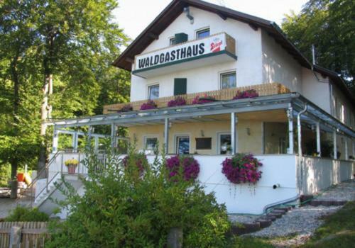 Waldgasthaus ホーホブルク・アッハ エクステリア 写真